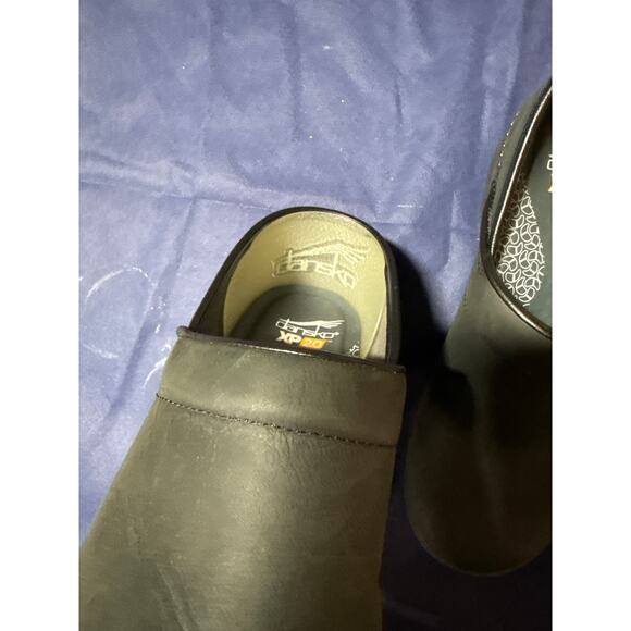 Dansko Women's XP 2.0 Black Waterproof Pull Up - Picture 4 of 8